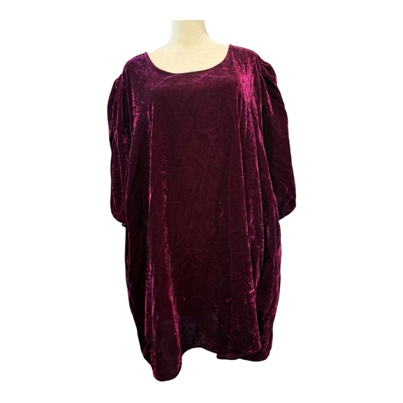 Torrid Deep Red Velvet Top Size 4 - Plus Size Holiday Blouse 26/28 - Picture 1 of 3